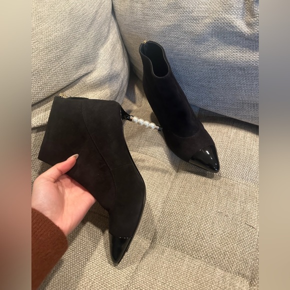 CHANEL Patent Cal - Short Boots Black Cap Toe Pearl size 36 BRAND NEW - Picture 6 of 15